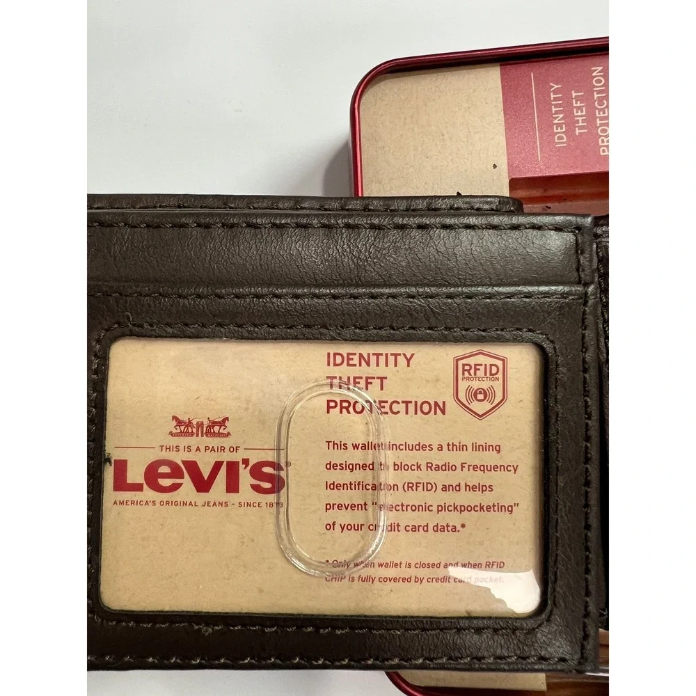 Levis levi bifold